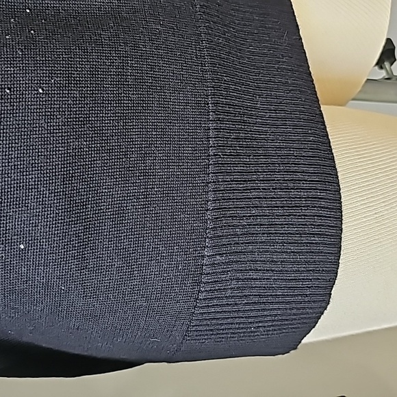 CALVIN KLEIN, NWOT. Black lightweight sweater with bling on the front Size small - Picture 4 of 10